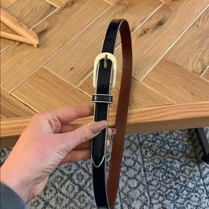 Skinny navy and white belt